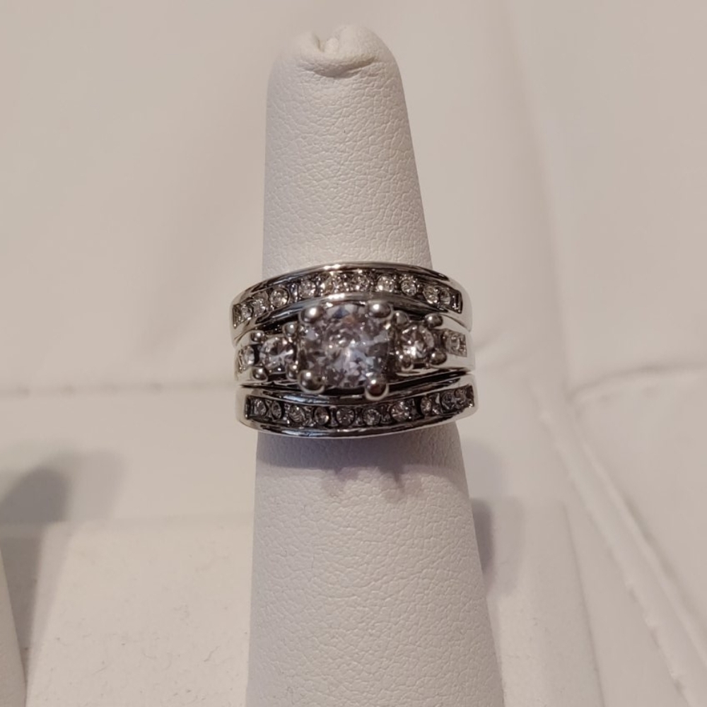 Sterling silver and cubic zirconia ring size 7